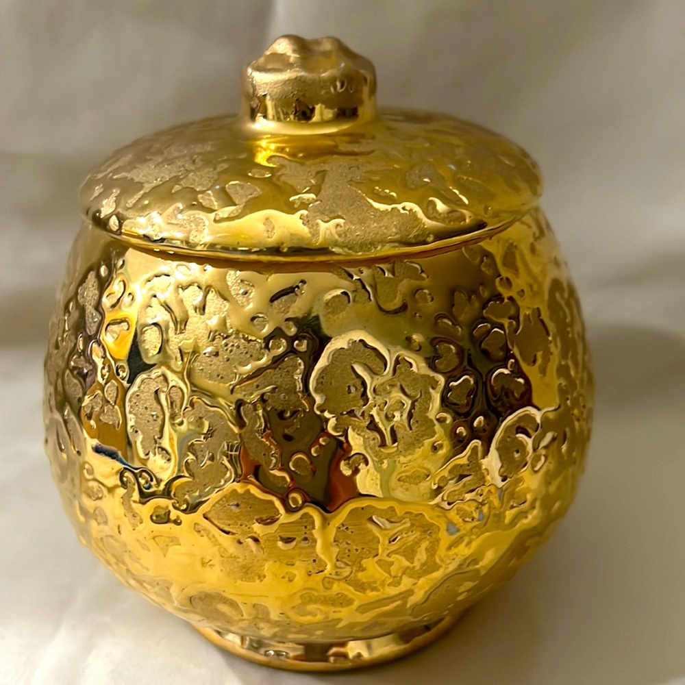 Vintage 24K GOLD Weeping Gold Lidded Candy Jar. A1664.